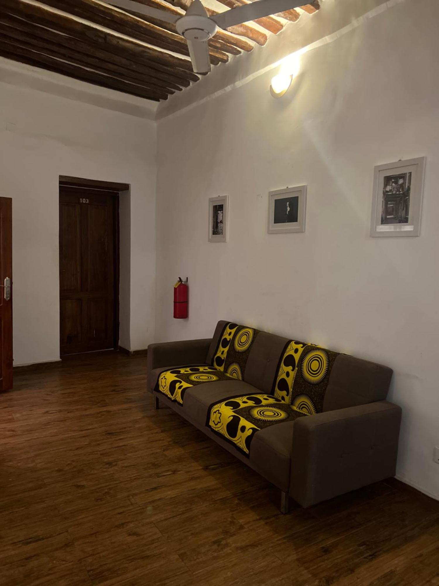 Stone Town House Hostel Zanzibar Exterior photo
